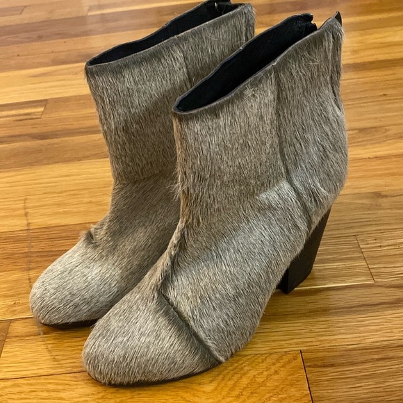 Rag & Bone Women’s Gray Fur Ankle Boots Size 38 - Picture 1 of 10